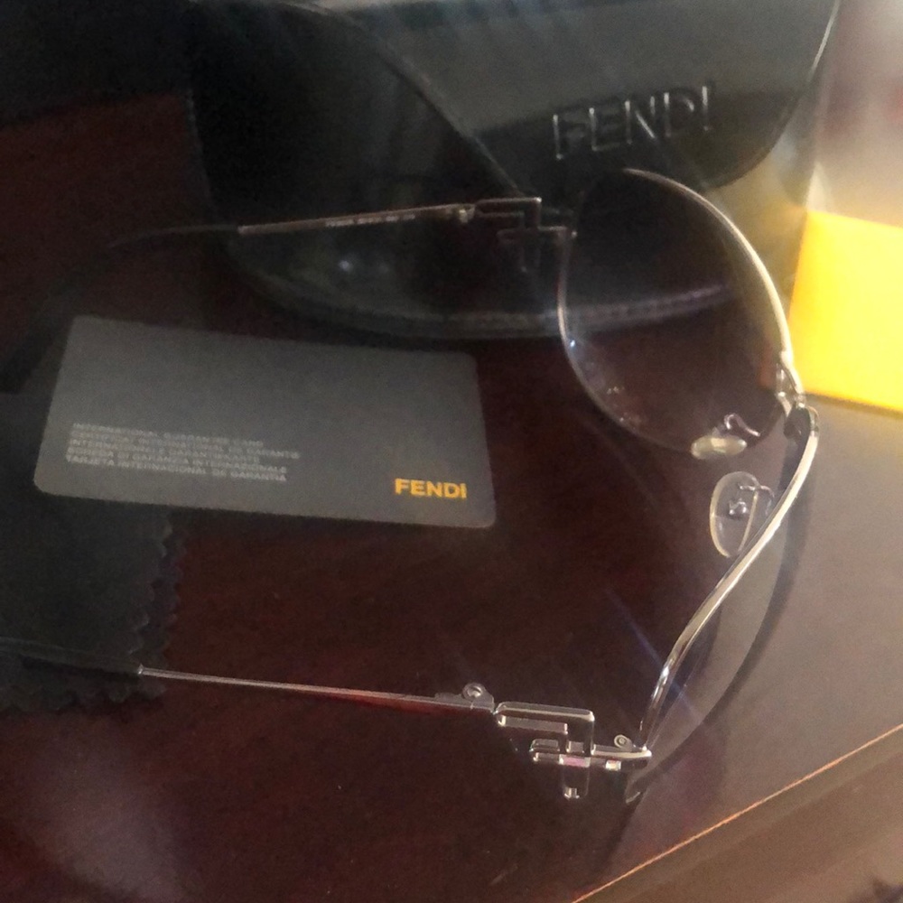 Sunglasses - Picture 2 of 8